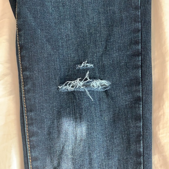 Mid Rise Jeans - Picture 3 of 9